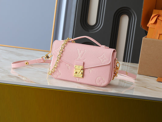 Pre-Owned Louis Vuitton Pink Handbag