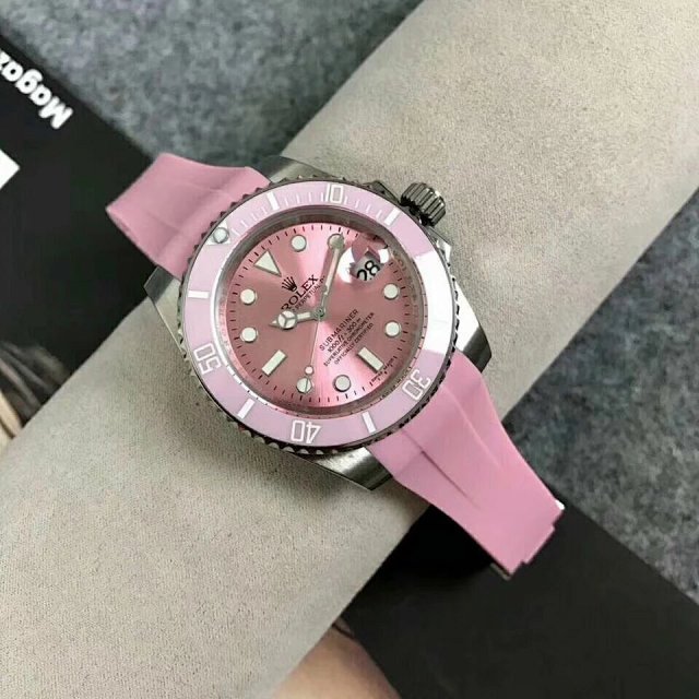 Pre-owned Rolex Submariner “Pink Water Ghost”